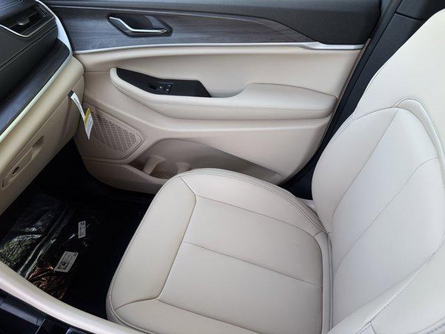 new 2025 Jeep Grand Cherokee L car, priced at $49,625