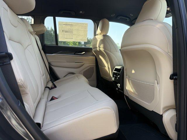 new 2025 Jeep Grand Cherokee car, priced at $44,396