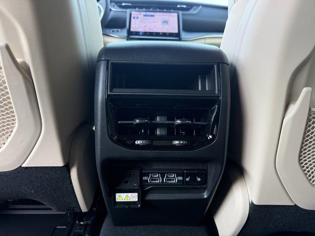 new 2025 Jeep Grand Cherokee car, priced at $44,396