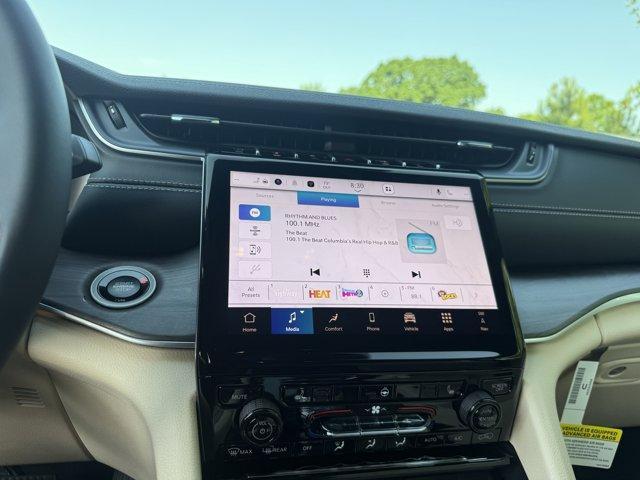 new 2025 Jeep Grand Cherokee car, priced at $44,396