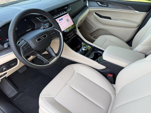 new 2025 Jeep Grand Cherokee car, priced at $44,396