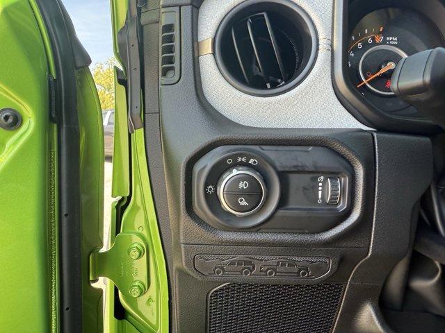 new 2025 Jeep Gladiator car, priced at $45,480