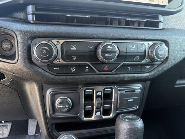 new 2025 Jeep Gladiator car, priced at $43,385