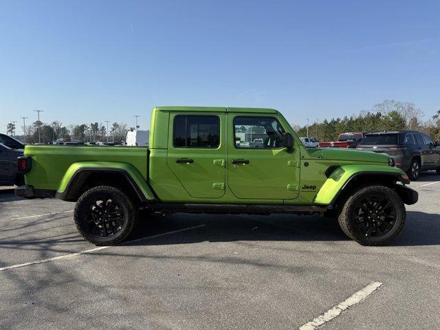 new 2025 Jeep Gladiator car, priced at $43,385