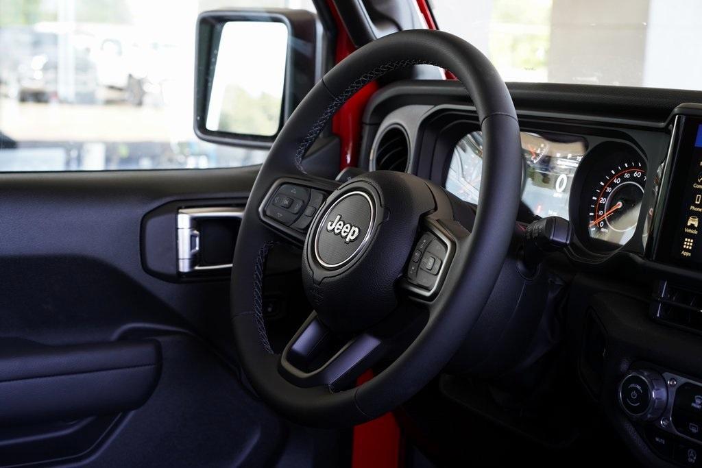 new 2025 Jeep Wrangler car, priced at $48,070