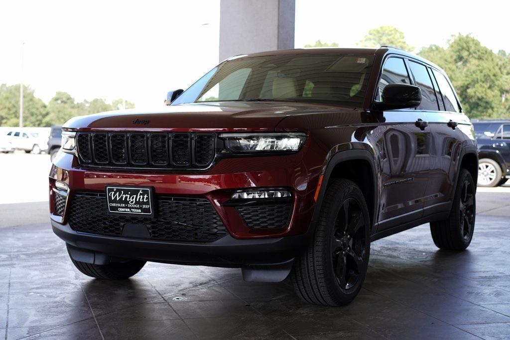 new 2025 Jeep Grand Cherokee car, priced at $52,735