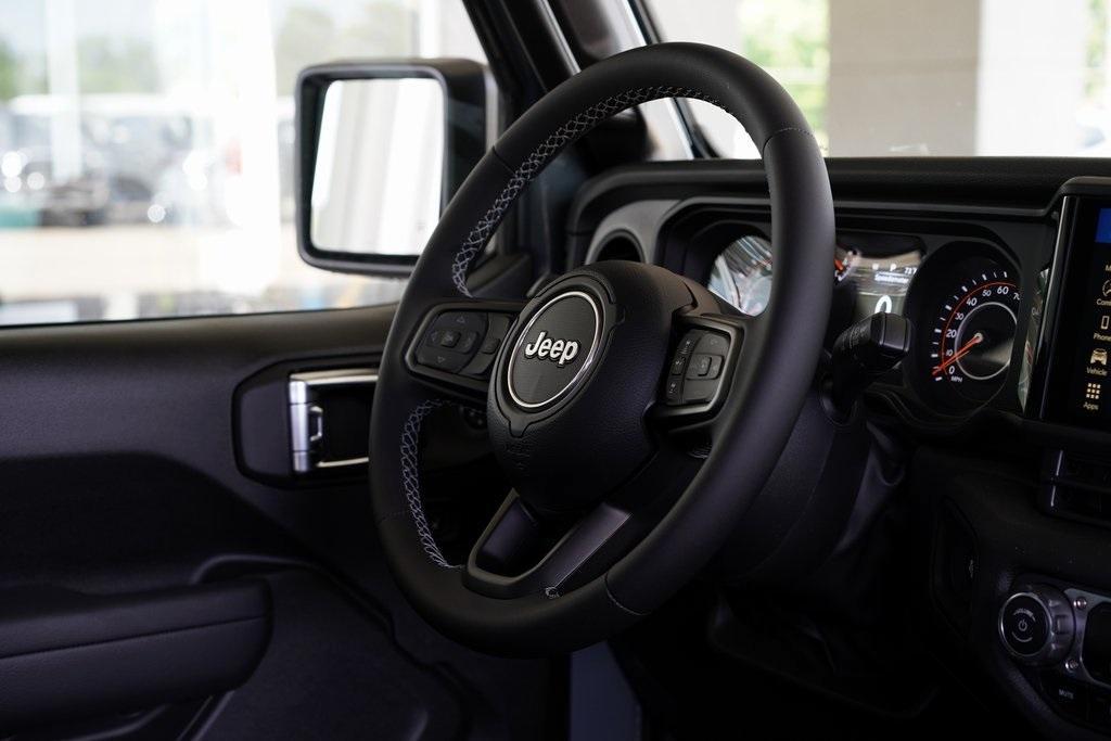 new 2025 Jeep Gladiator car, priced at $52,385