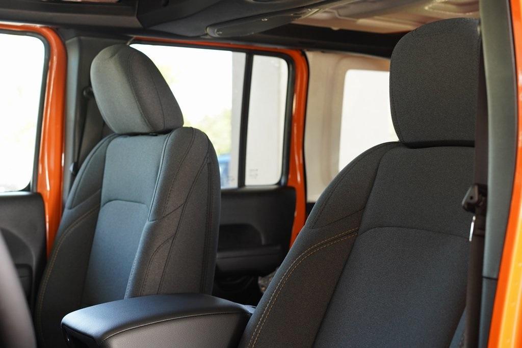 new 2025 Jeep Wrangler car, priced at $53,870