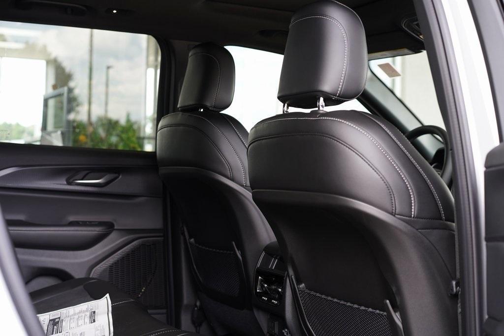 new 2025 Jeep Grand Cherokee car, priced at $46,125