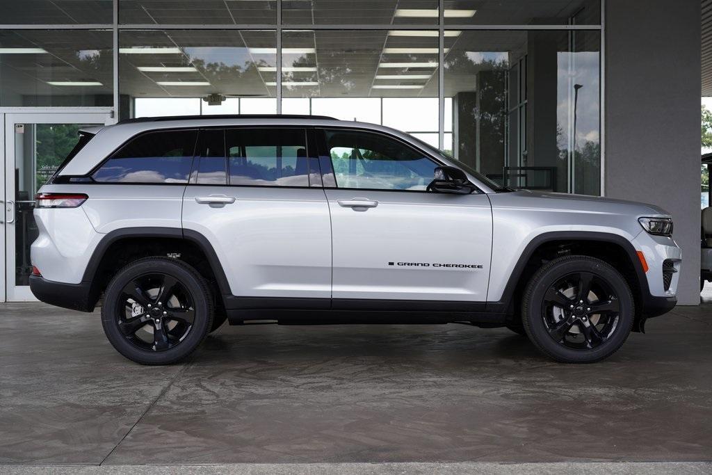 new 2025 Jeep Grand Cherokee car, priced at $46,125