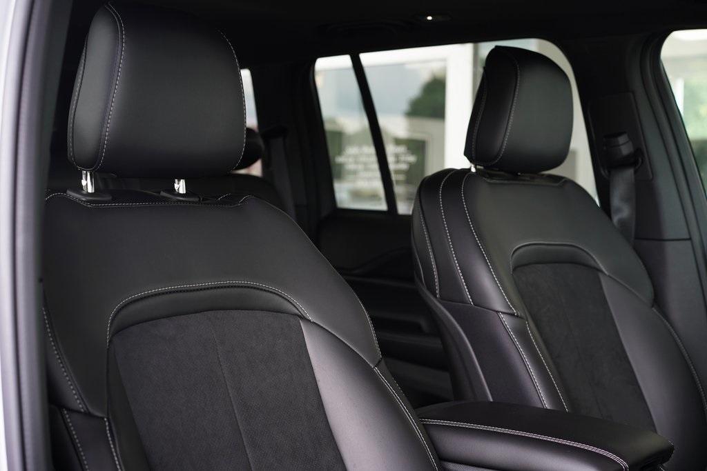 new 2025 Jeep Grand Cherokee car, priced at $46,125