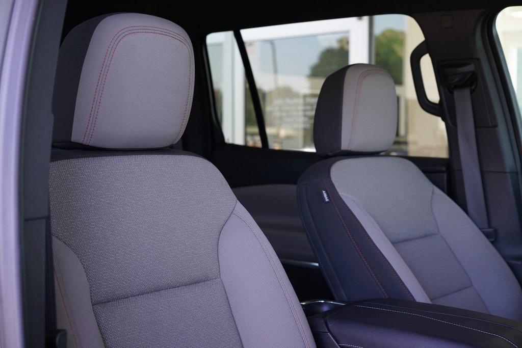 used 2025 Chevrolet Traverse car, priced at $39,995
