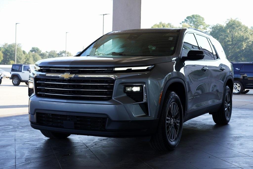 used 2025 Chevrolet Traverse car, priced at $39,995