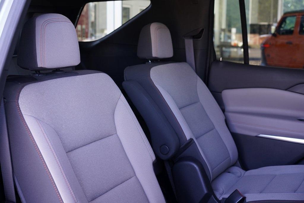used 2025 Chevrolet Traverse car, priced at $39,995