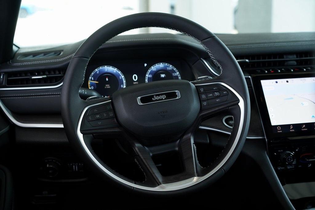 new 2025 Jeep Grand Cherokee car, priced at $49,890