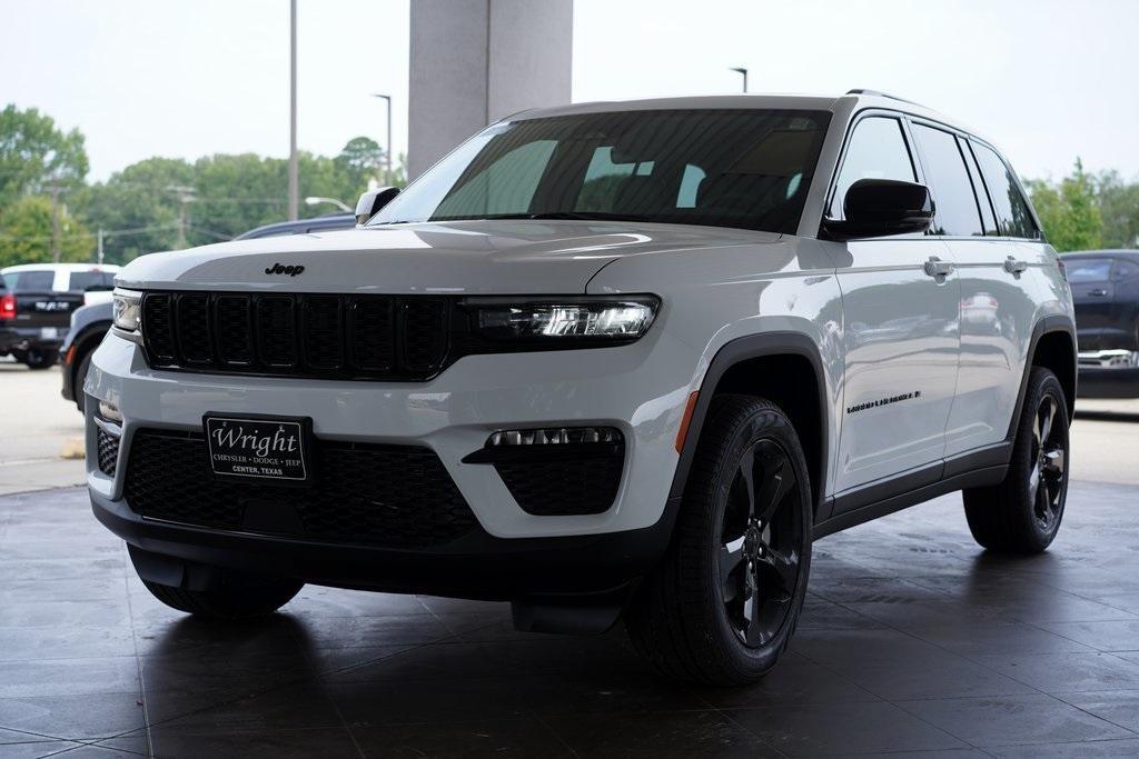 new 2025 Jeep Grand Cherokee car, priced at $49,890
