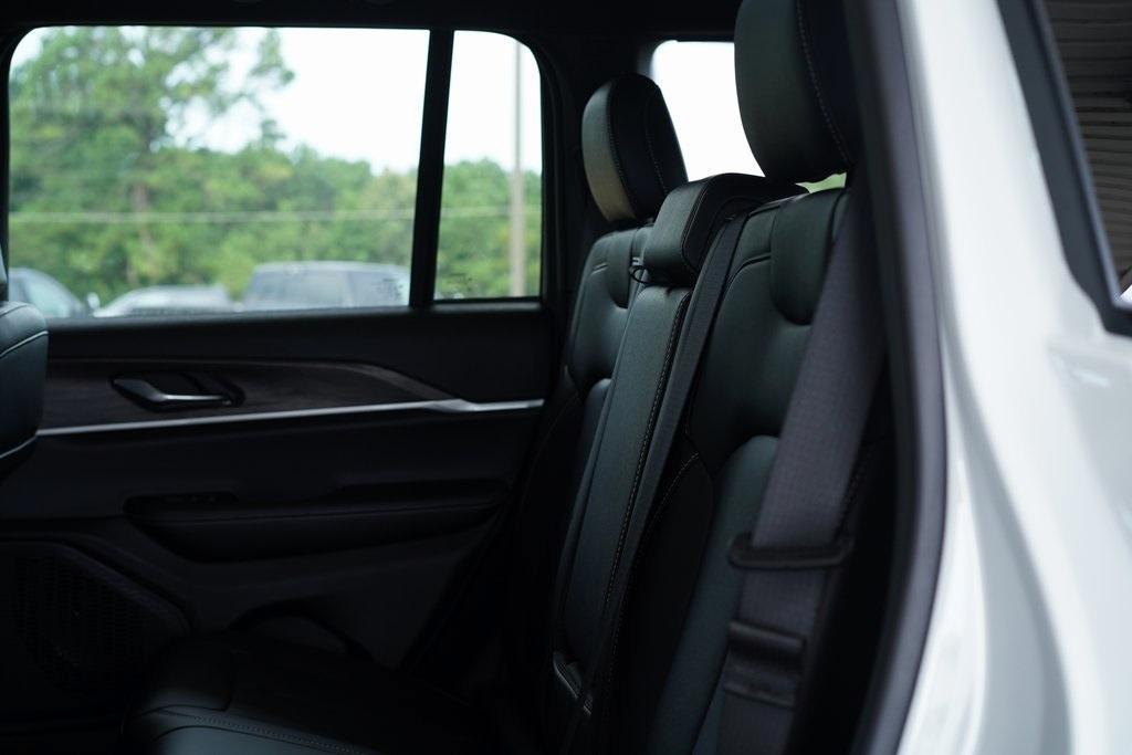 new 2025 Jeep Grand Cherokee car, priced at $49,890