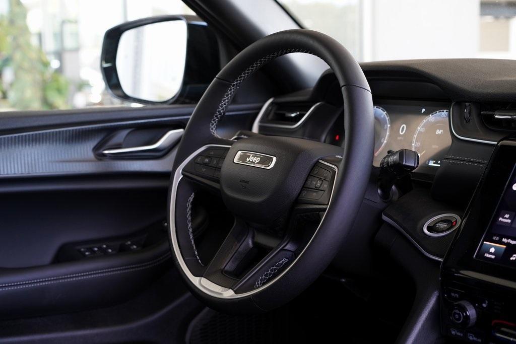 new 2025 Jeep Grand Cherokee car, priced at $48,375