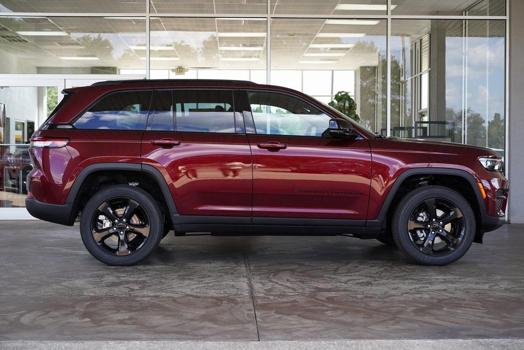 new 2025 Jeep Grand Cherokee car, priced at $48,375