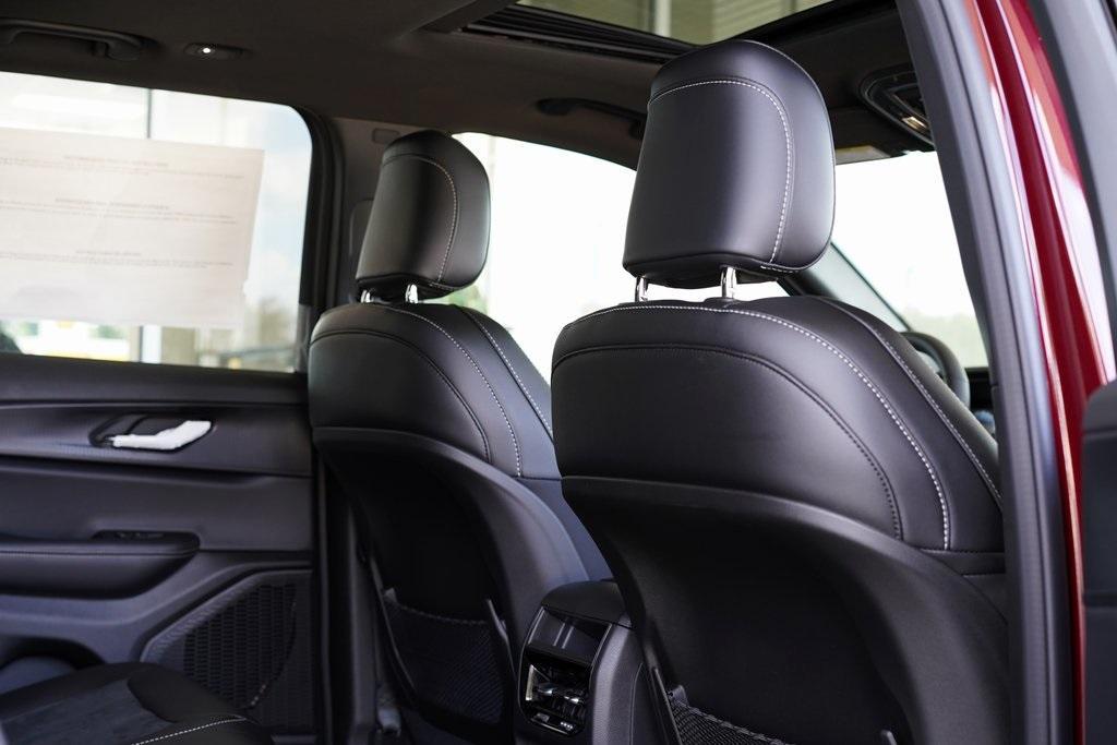 new 2025 Jeep Grand Cherokee car, priced at $48,375