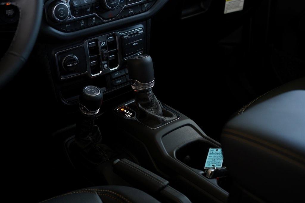 new 2025 Jeep Gladiator car, priced at $48,980