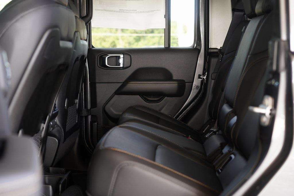 new 2025 Jeep Gladiator car, priced at $48,980