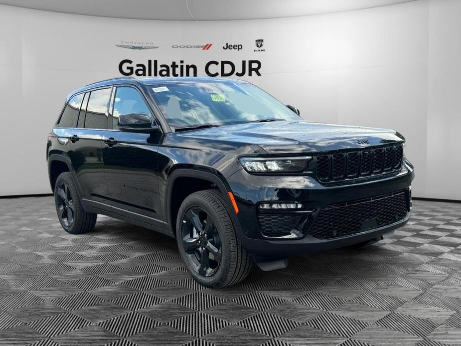 new 2025 Jeep Grand Cherokee car, priced at $55,460