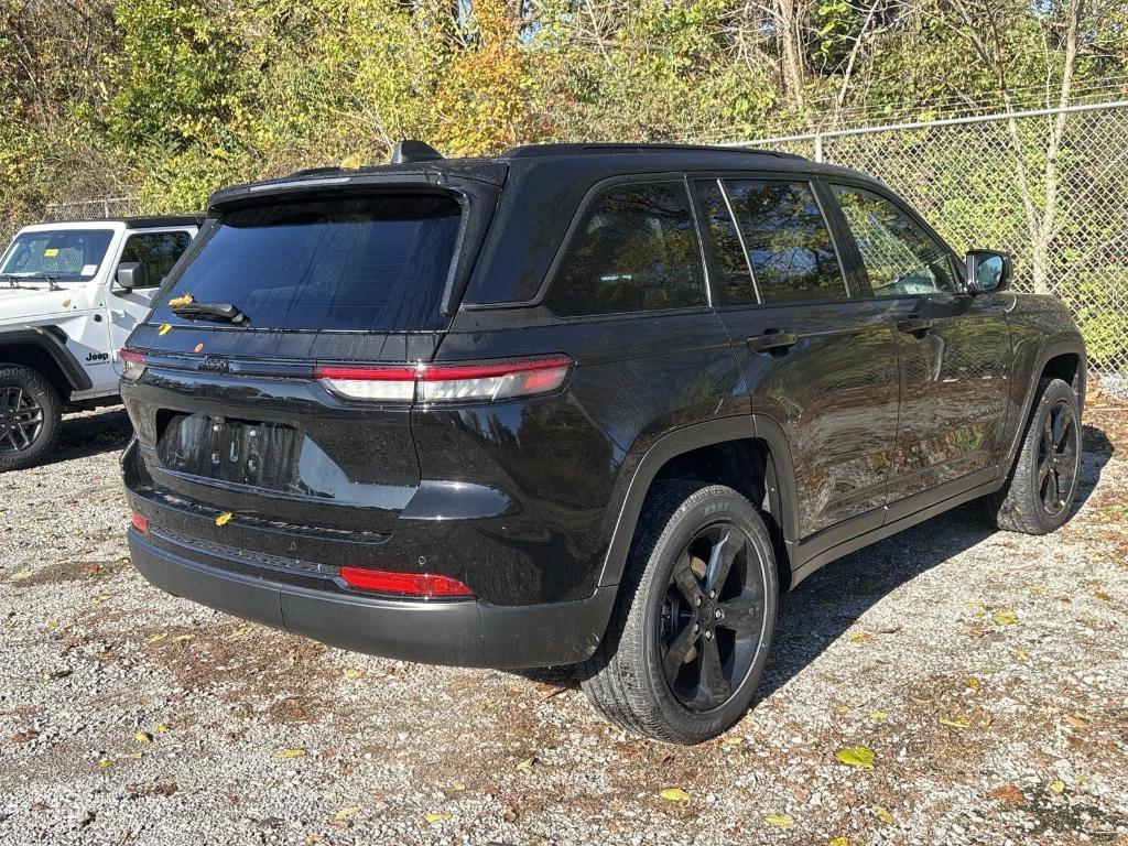 new 2025 Jeep Grand Cherokee car, priced at $49,370