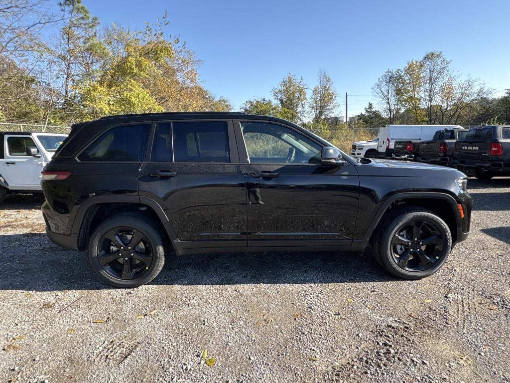 new 2025 Jeep Grand Cherokee car, priced at $49,370