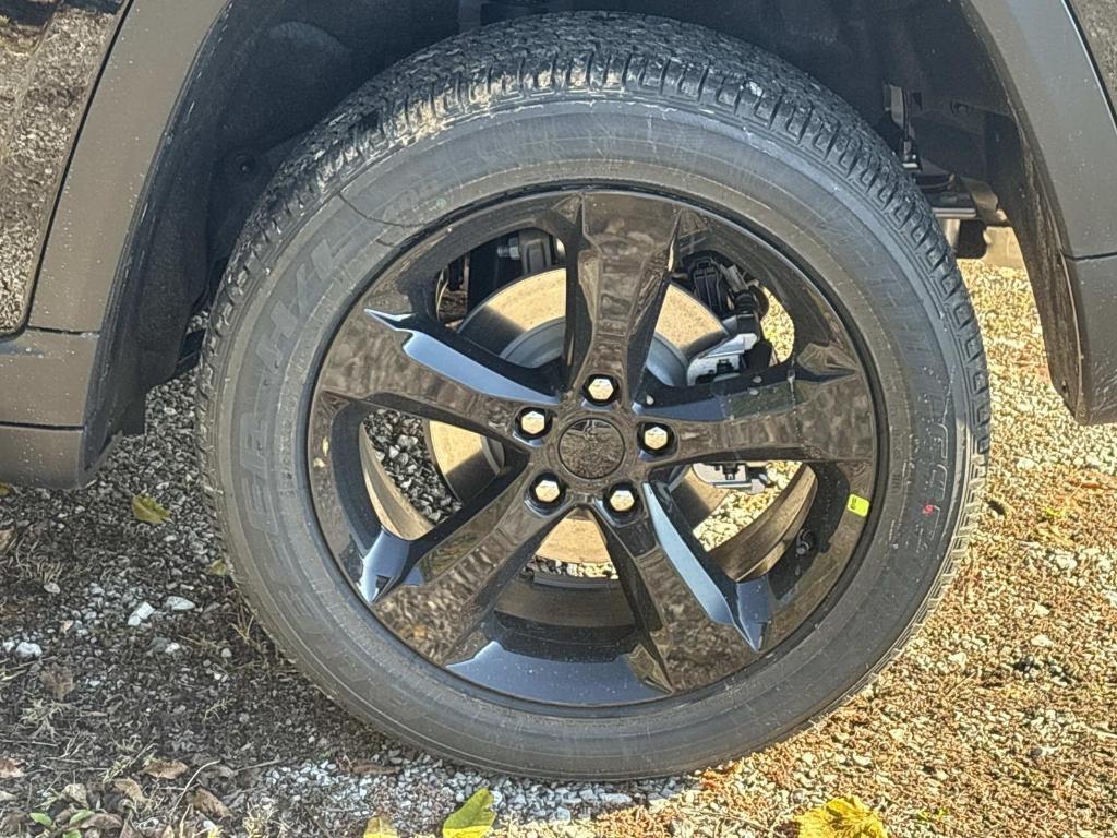 new 2025 Jeep Grand Cherokee car, priced at $49,370