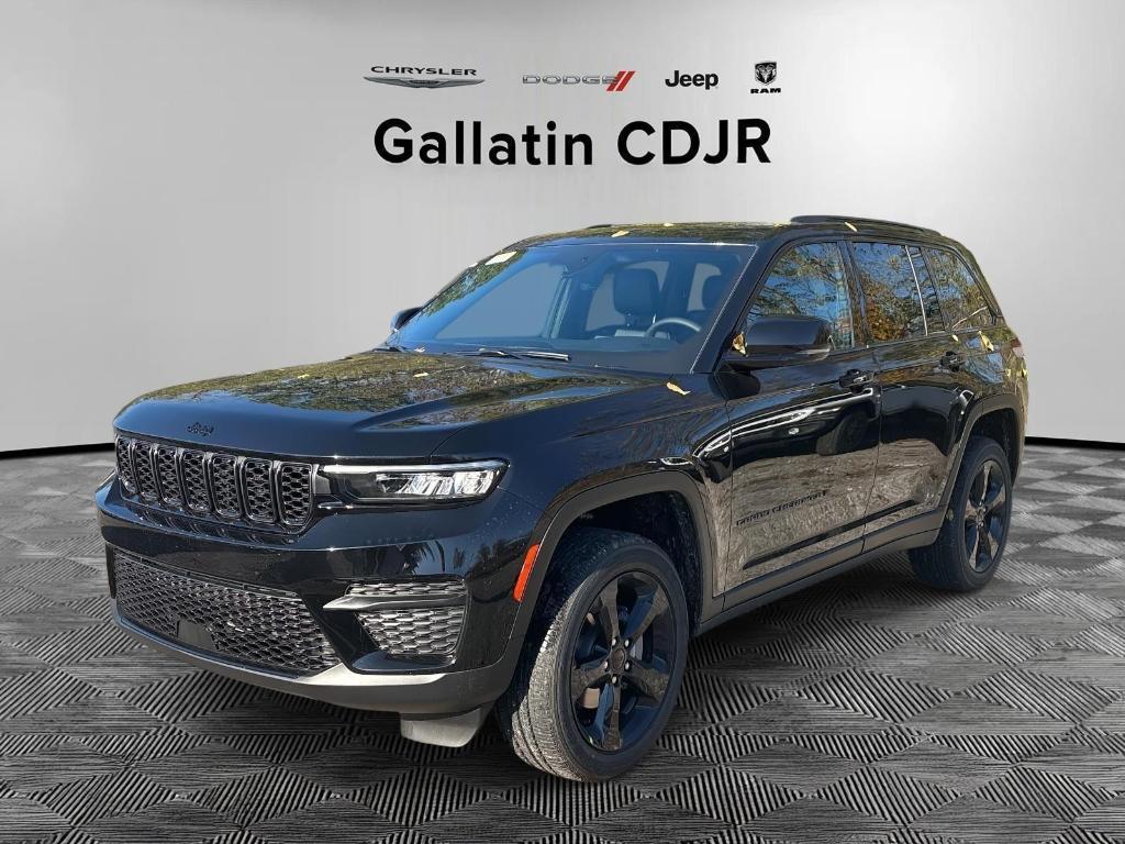 new 2025 Jeep Grand Cherokee car, priced at $49,370