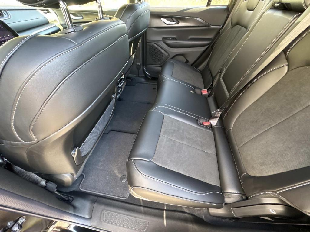 new 2025 Jeep Grand Cherokee car, priced at $49,370