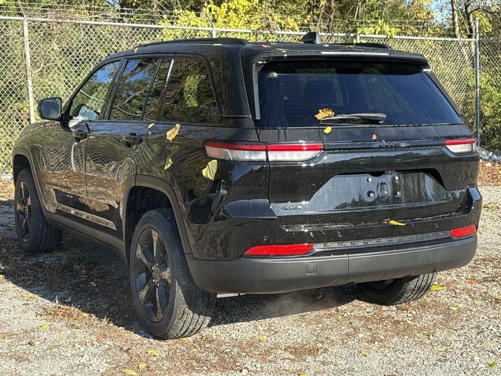 new 2025 Jeep Grand Cherokee car, priced at $49,370
