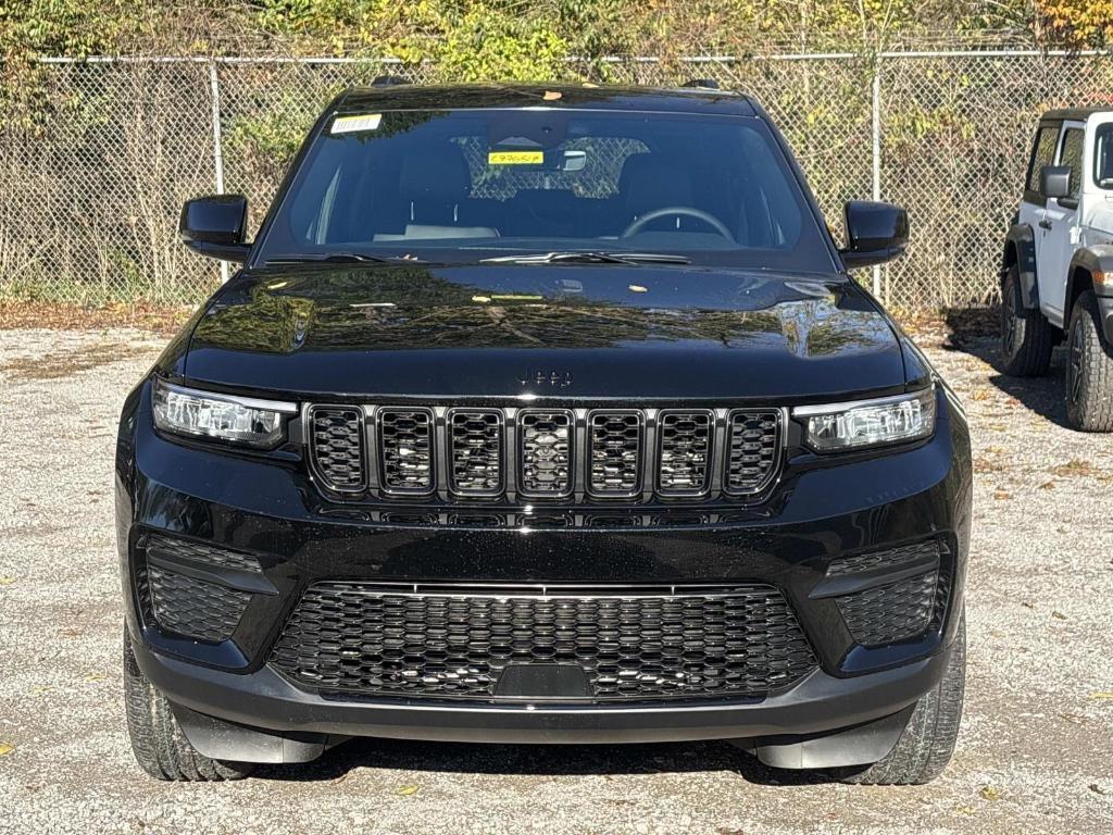 new 2025 Jeep Grand Cherokee car, priced at $49,370