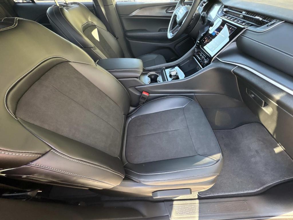 new 2025 Jeep Grand Cherokee car, priced at $49,370