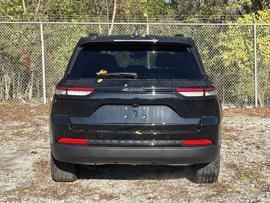 new 2025 Jeep Grand Cherokee car, priced at $49,370