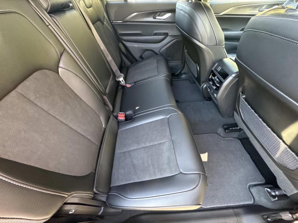 new 2025 Jeep Grand Cherokee car, priced at $49,370