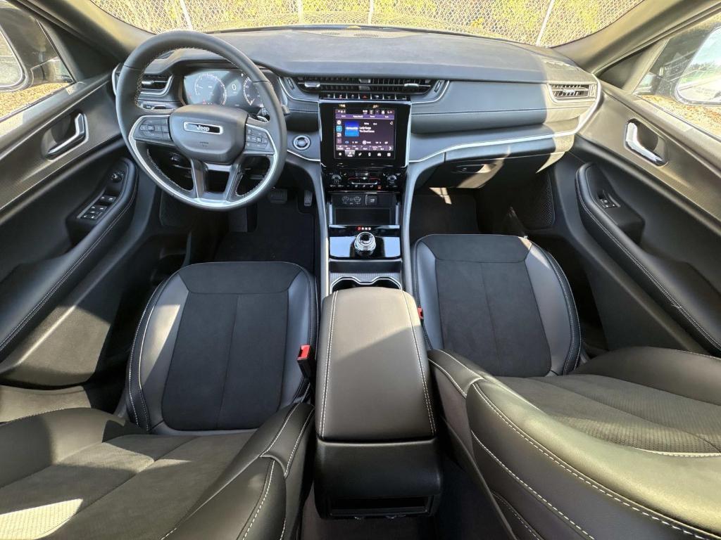 new 2025 Jeep Grand Cherokee car, priced at $49,370