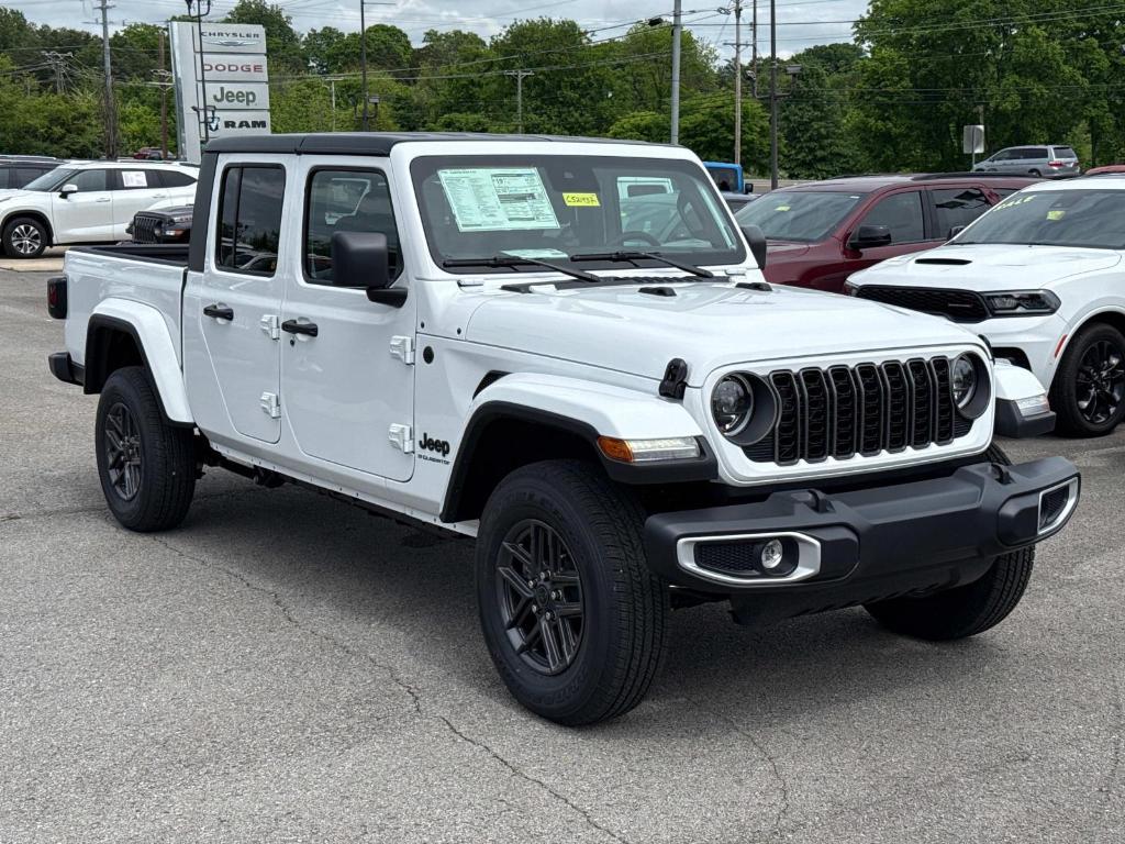 new 2025 Jeep Gladiator car, priced at $44,104