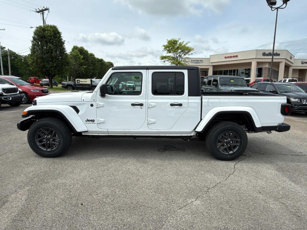 new 2025 Jeep Gladiator car, priced at $44,104