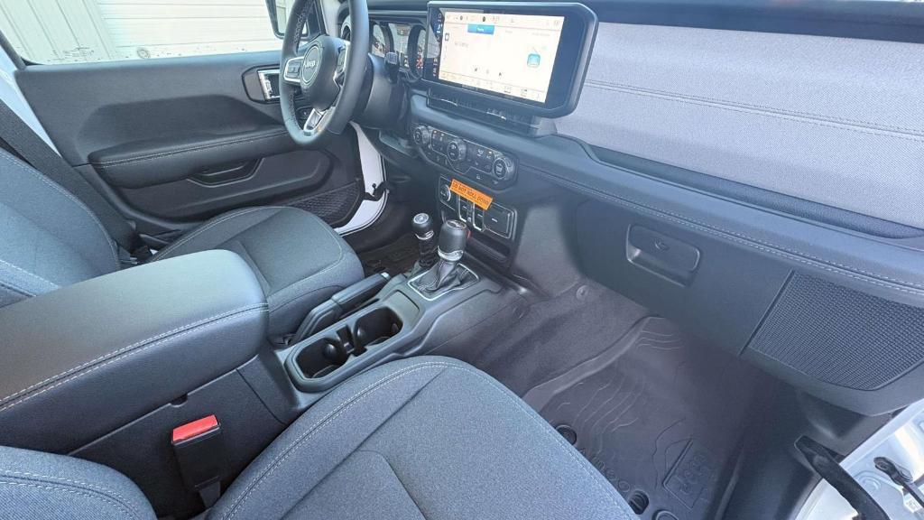 new 2025 Jeep Wrangler car, priced at $55,530