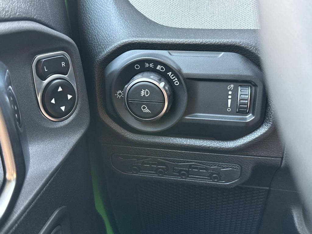 new 2025 Jeep Gladiator car, priced at $48,850