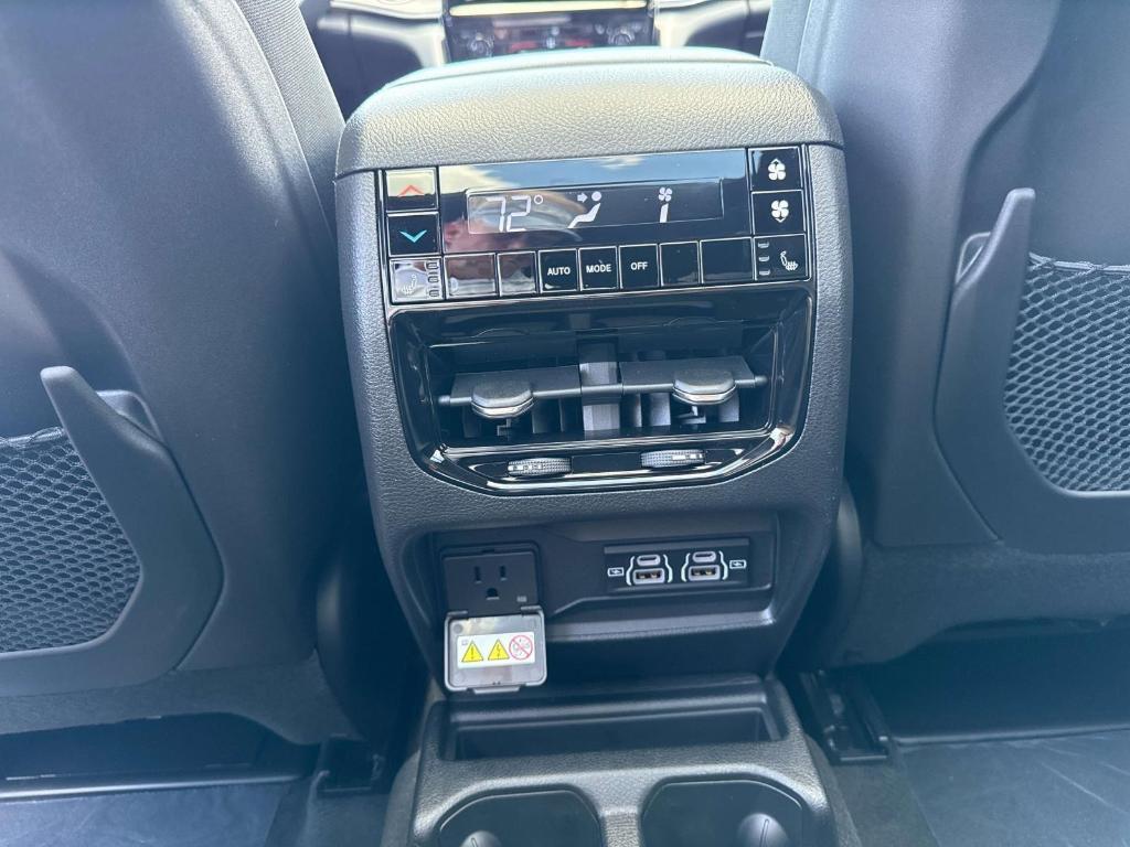new 2025 Jeep Grand Cherokee L car, priced at $45,878