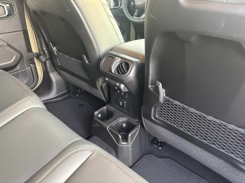 new 2025 Jeep Gladiator car, priced at $65,280