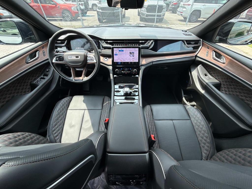 new 2025 Jeep Grand Cherokee L car, priced at $69,403