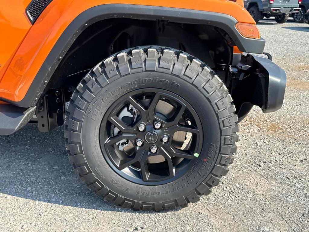 new 2025 Jeep Gladiator car, priced at $45,824