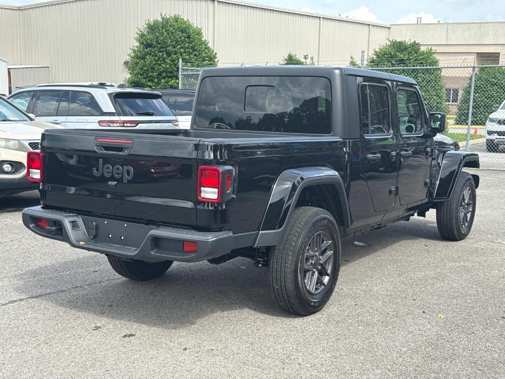 new 2025 Jeep Gladiator car, priced at $44,614