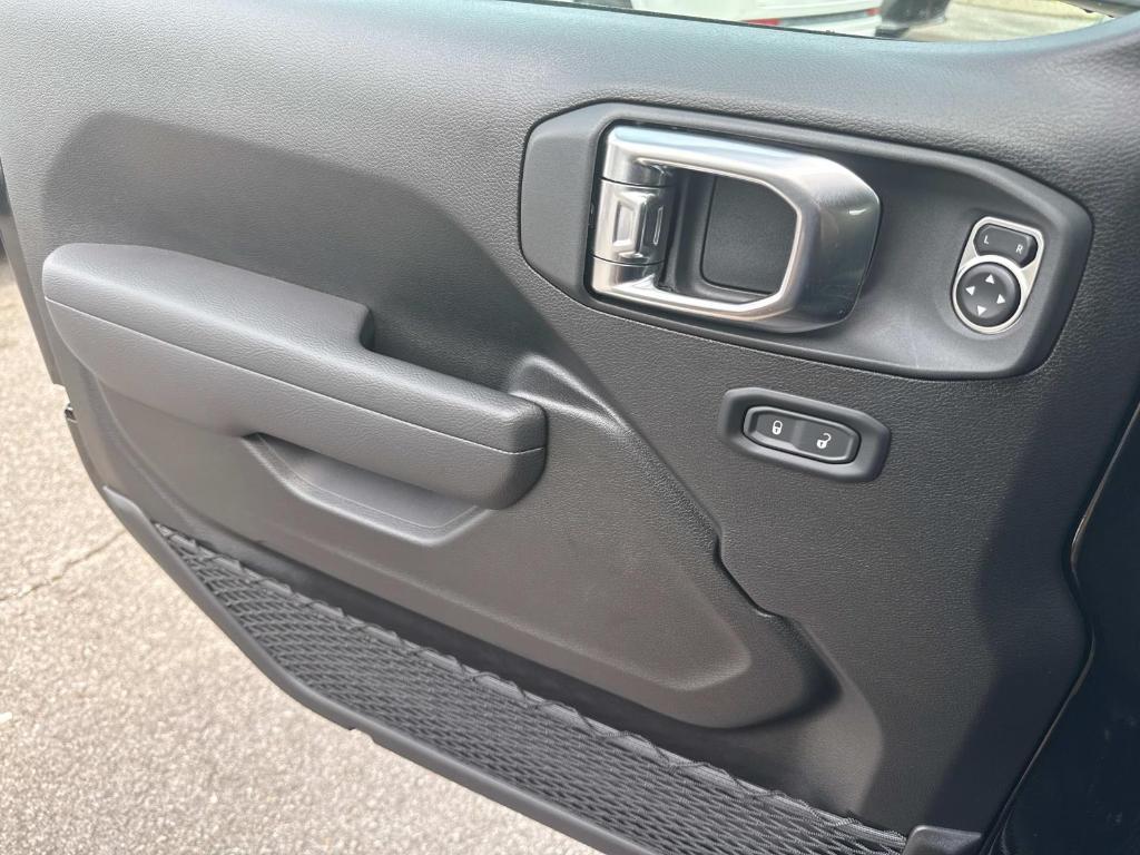new 2025 Jeep Gladiator car, priced at $44,614