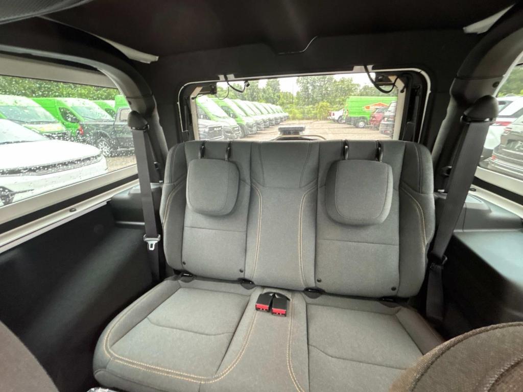 new 2025 Jeep Wrangler car, priced at $39,989