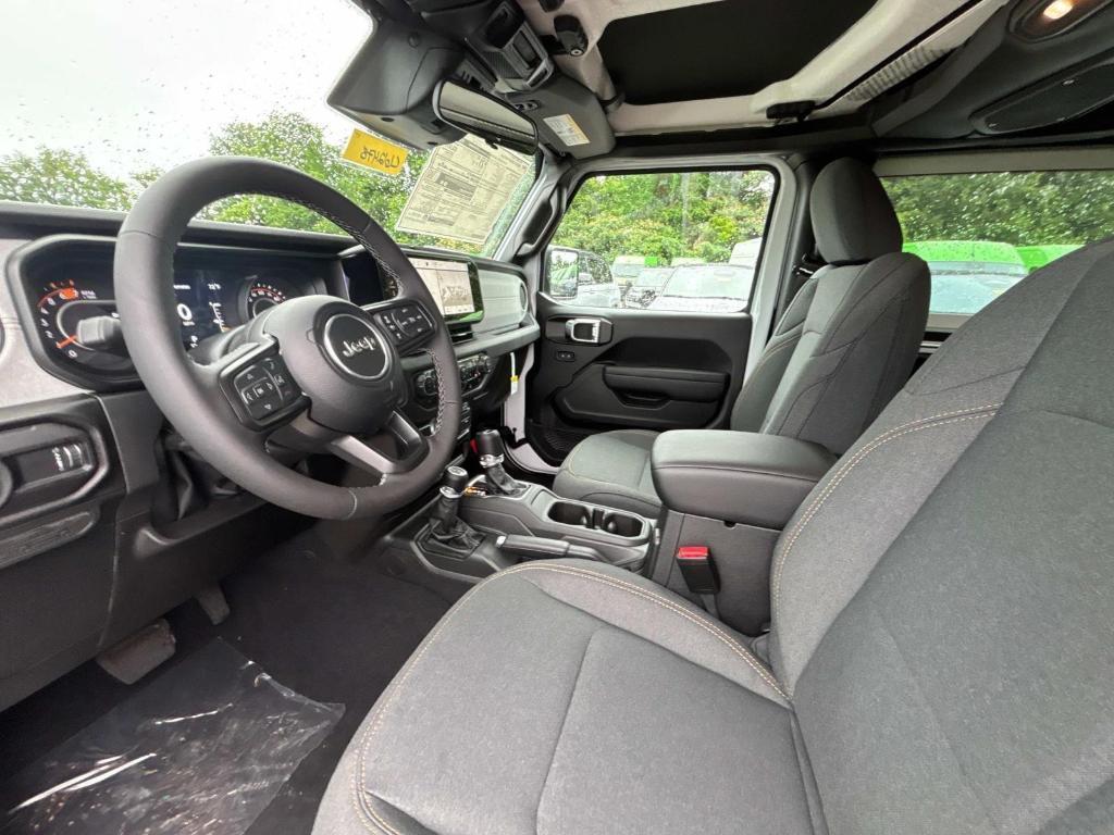 new 2025 Jeep Wrangler car, priced at $39,989